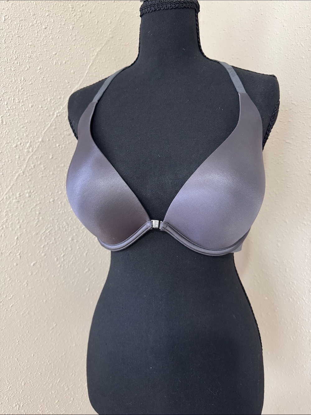 Victoria's Secret Front-Close Smooth Bra in Charcoal Gray